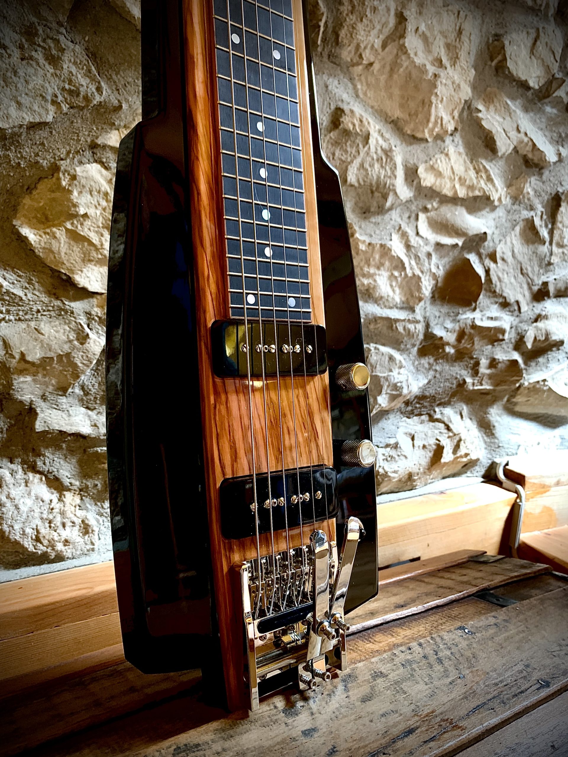 Gibus LapSteel "Olivia" Body Close Up